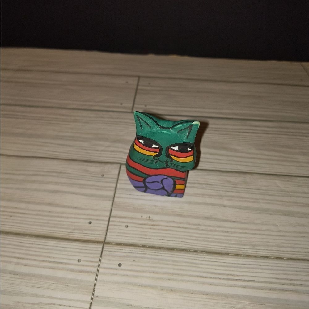 Folk Art Carved Wood Hand Painted Cat Figure Multicolor Decor 3'in Tall - Picture 3 of 8